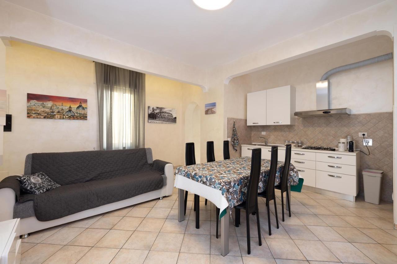 Roma Marine House Hotel Lido di Ostia Ngoại thất bức ảnh